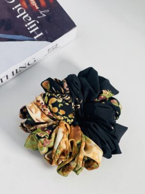 Large printed hair scrunchies - C