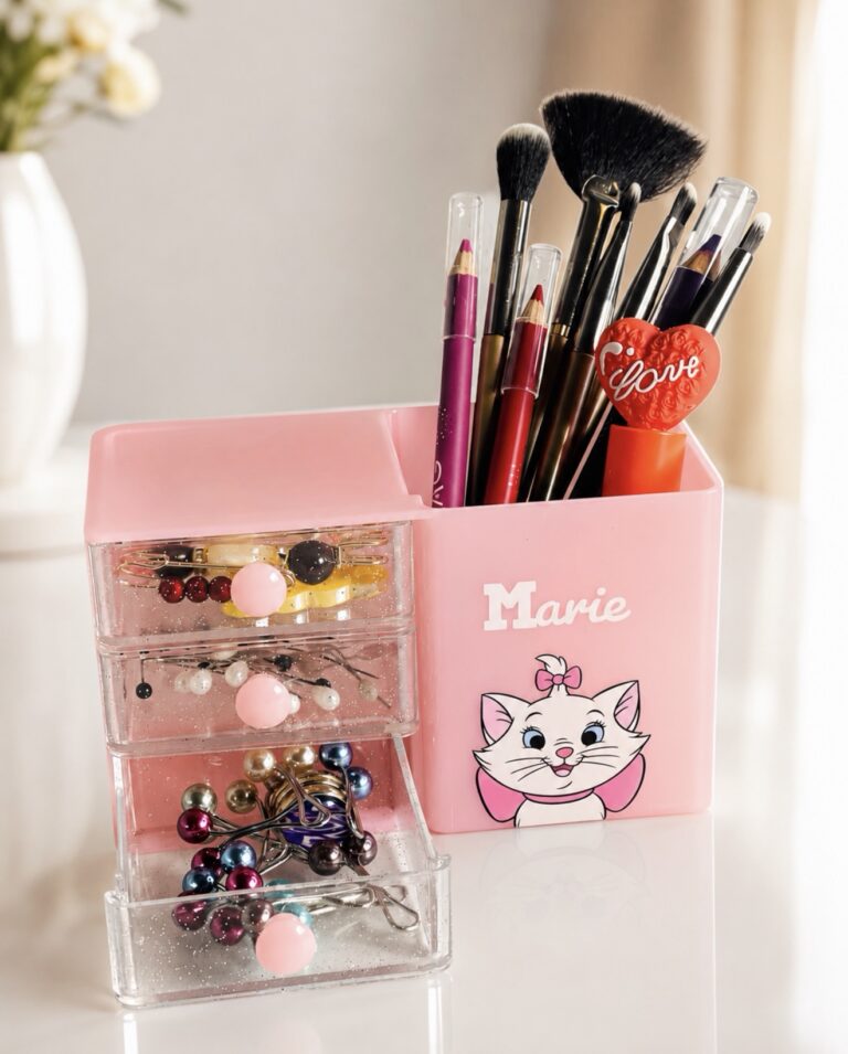 Mini pink storage box with 3 mini drawers
